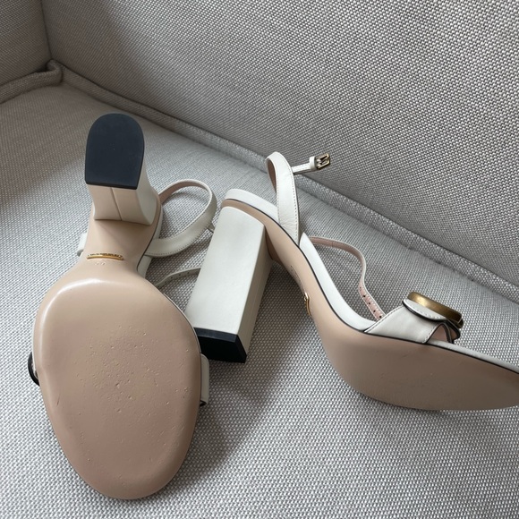 A thick heel balances these Gucci leather
sandals with a retro touch. - Picture 1 of 10